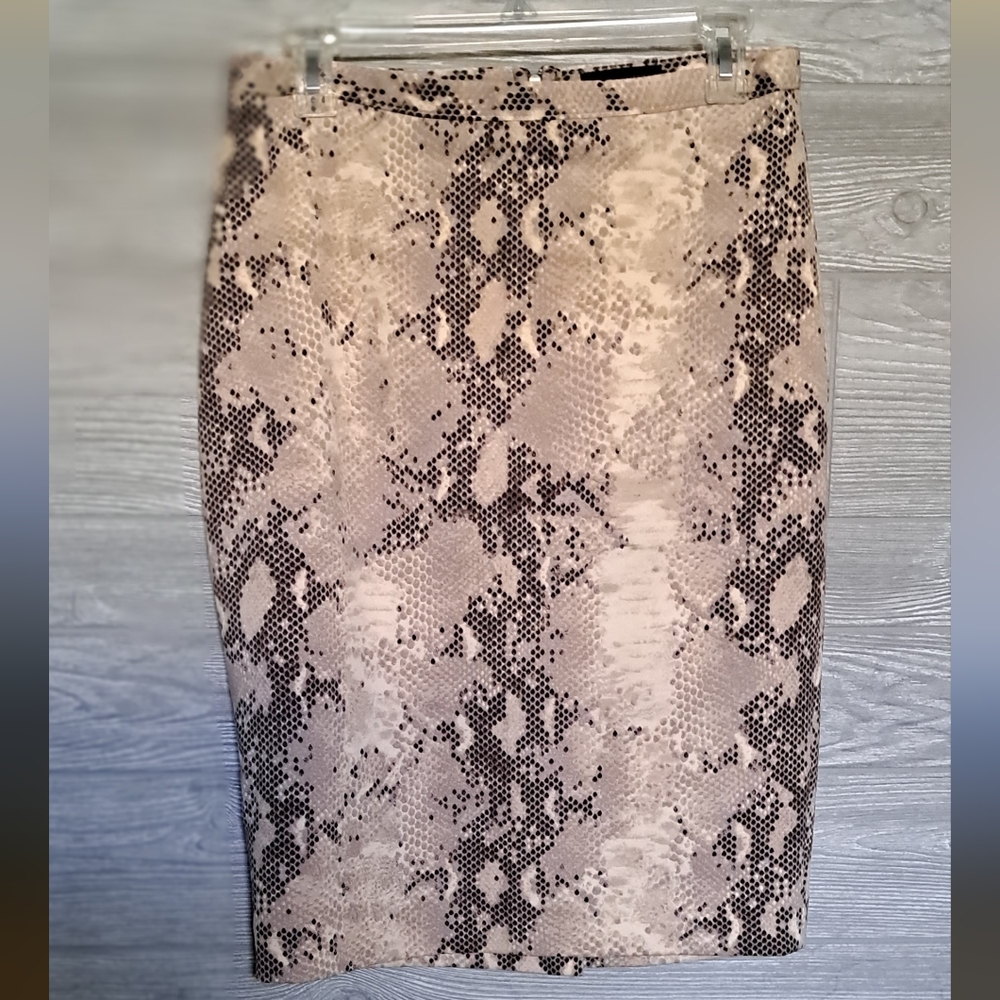 The Limited Snake Print Pencil skirt, brown/beige, Size 6, pre-owned